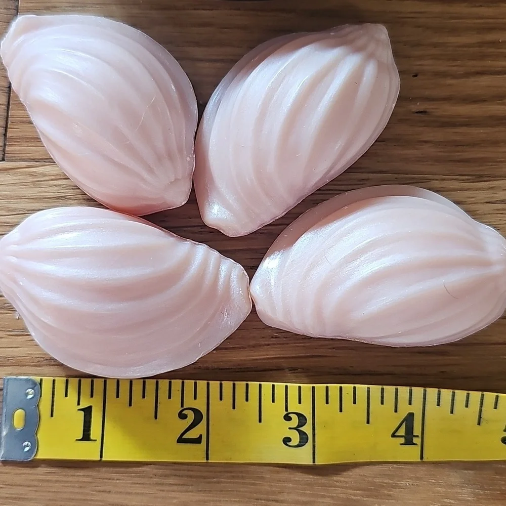 Avon Sea Treasures Pink Shell Guest Soaps & Round Avon Tin New in Box